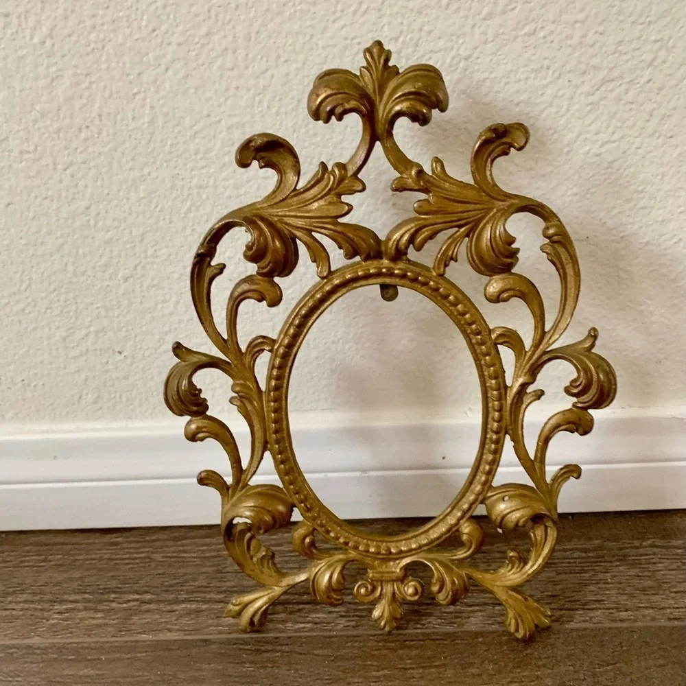 Vintage Victorian Style Brass Oval Picture Frame